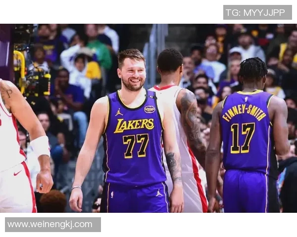 08赛季火箭与湖人对决回顾：经典时刻与传奇球员的碰撞