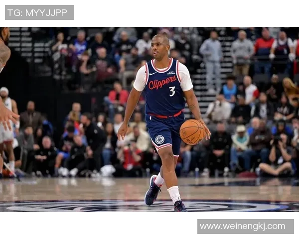 克里斯保罗的传奇篮球生涯与未来展望：从控卫之王到球队领袖的蜕变