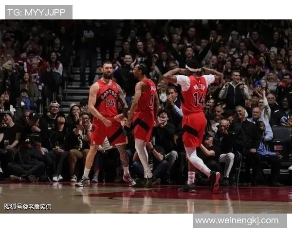 勇士与猛龙激战12月13日NBA赛场精彩对决引发球迷热议 勇士与猛龙激战12月13日NBA赛场精彩对决引发球迷热议