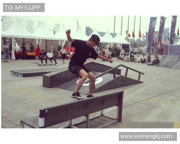 成都滑板队的速度之旅:探索滑板运动的极限与魅力MBA 成都滑板队的速度之旅:探索滑板运动的极限与魅力MBA