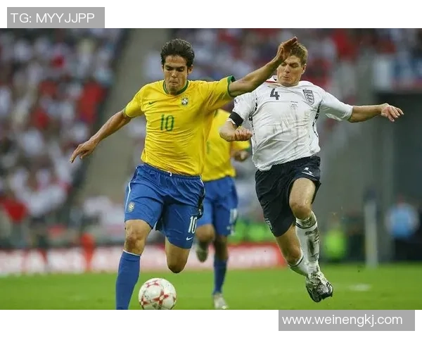 罗尼与卡卡的巅峰对决：足球历史上的两位传奇巨星之战