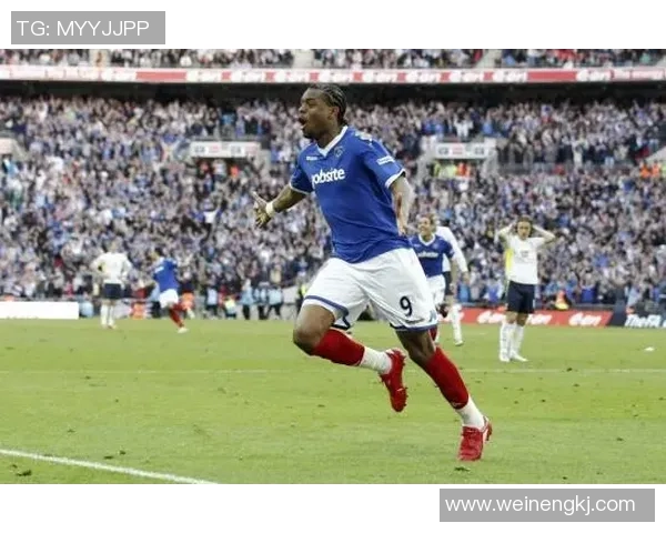 足球朴次茅斯对阵牛津联精彩直播全程回顾与分析